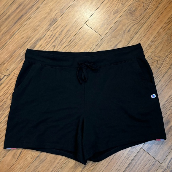 Champion Pants - Woman’s Champion Sweat Shorts - Size XL